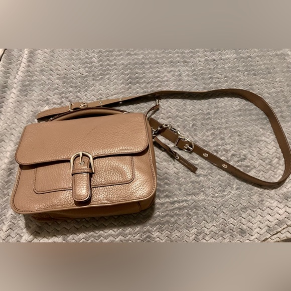 Michael Kors purse/crossbody in tan. - Picture 3 of 9